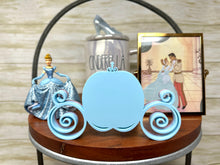 Load image into Gallery viewer, Royal Carriage Trinket