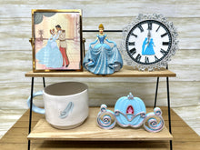 Load image into Gallery viewer, Royal Carriage Trinket