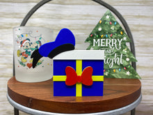 Load image into Gallery viewer, Fab 6 Christmas Present Trinkets