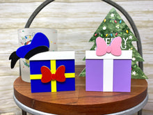 Load image into Gallery viewer, Fab 6 Christmas Present Trinkets