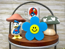 Load image into Gallery viewer, Smiley Daisy Trinket