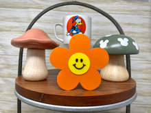 Load image into Gallery viewer, Smiley Daisy Trinket