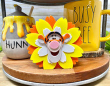 Load image into Gallery viewer, tigger flower trinket