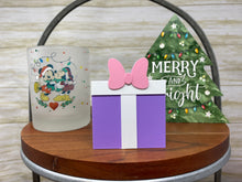 Load image into Gallery viewer, Fab 6 Christmas Present Trinkets