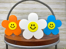 Load image into Gallery viewer, Smiley Daisy Trinket
